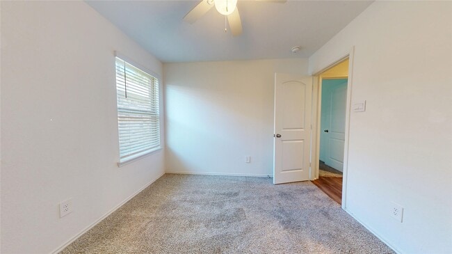 Building Photo - 16873 Short Pnes Dr