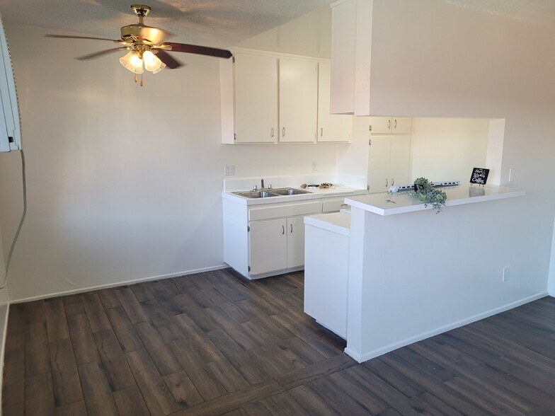 Building Photo - 8135 Langdon Ave