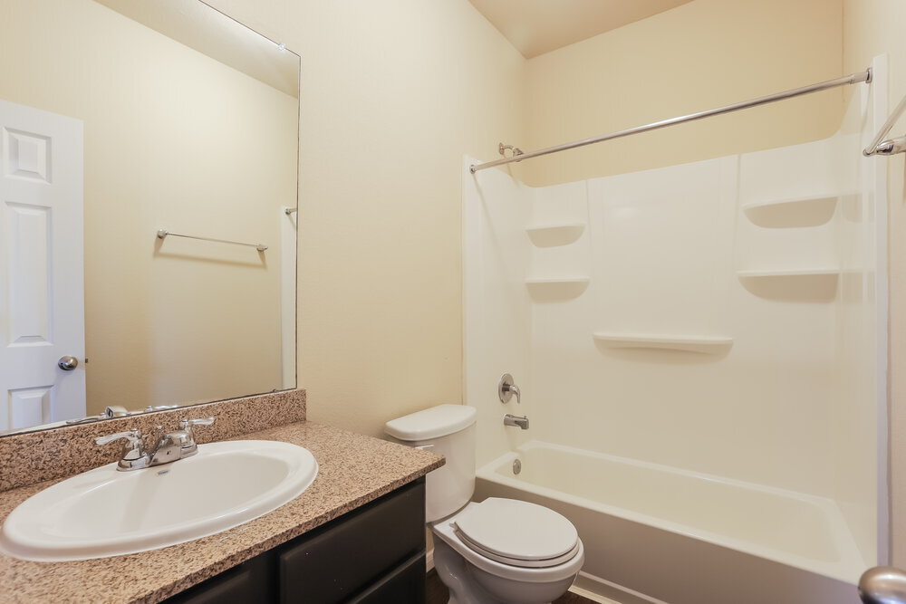 Building Photo - 23703 Maple View Dr