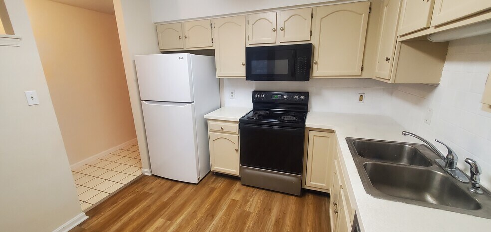Building Photo - 432 Westridge Dr
