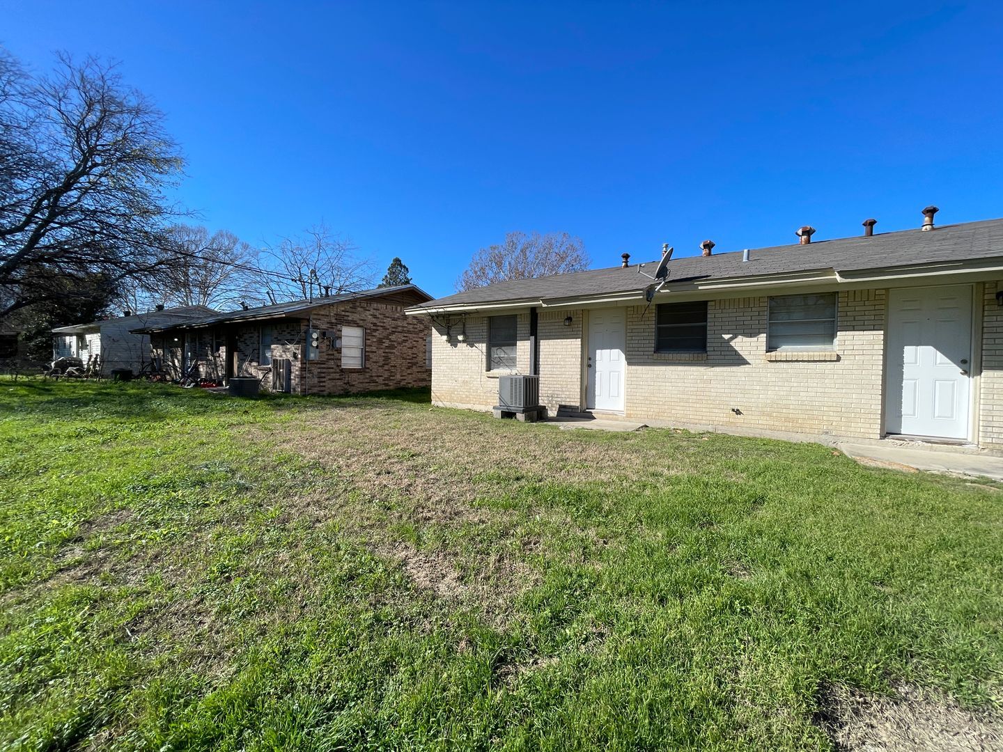 Building Photo - 1508 N W S Young Dr