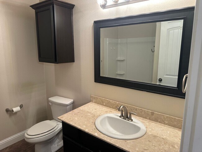 Building Photo - Milwaukee Ridge Gem with Open Living & Resort-Style Amenities