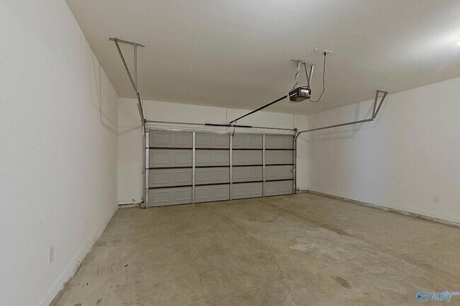 Building Photo - 111 Bates Ln