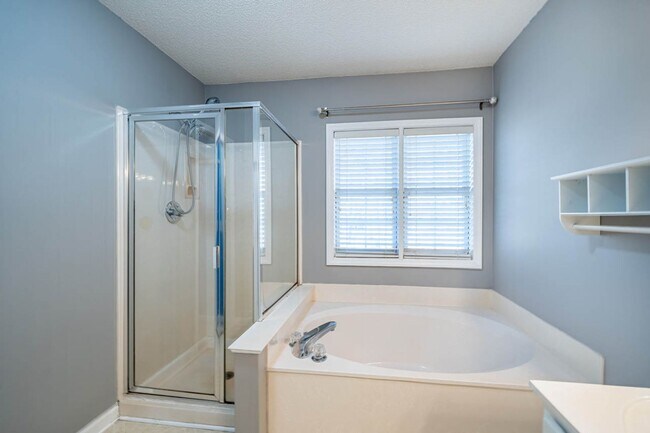 Building Photo - 3135 Lariat Ridge Dr