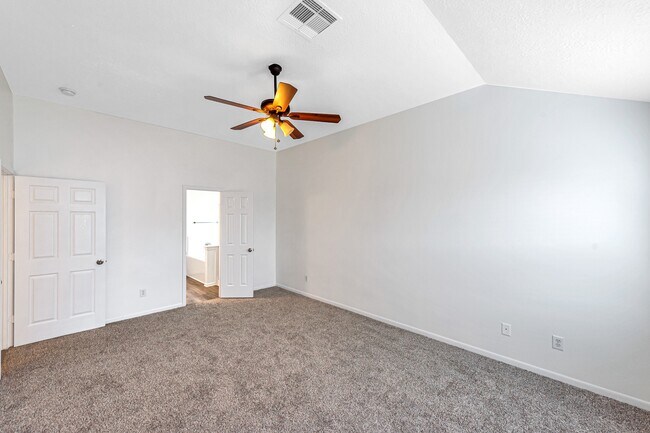 Building Photo - 19807 Byron Meadows Dr