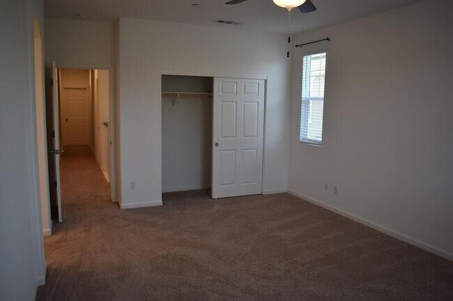 Building Photo - 1441 Bianchi Ln