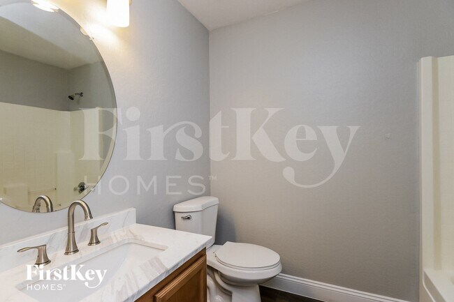 Building Photo - 2863 W San Carlos Ln