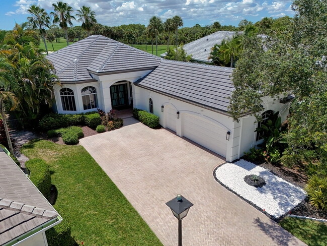 Building Photo - 6778 Oakmont Way