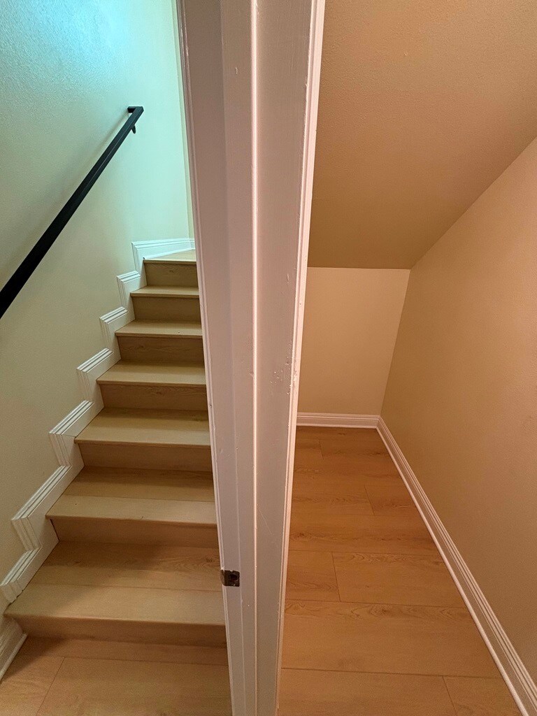 Building Photo - 1029 W 65th Pl