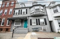Building Photo - 459 Linden St