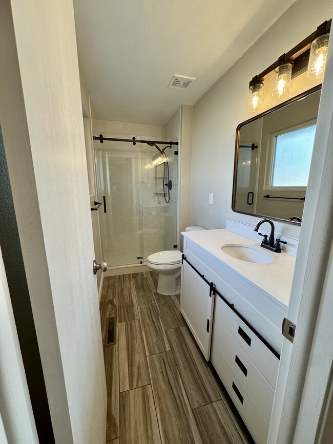 Building Photo - 2474 S Fairway Dr