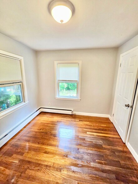 Building Photo - 39 Standish Ave