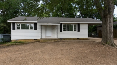 Building Photo - Beautifully Remodeled 3BR Home Near UALR & S University Ave – Modern Upgrades + Fenced Yard!