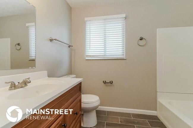 Building Photo - 6560 Benjamin Dr