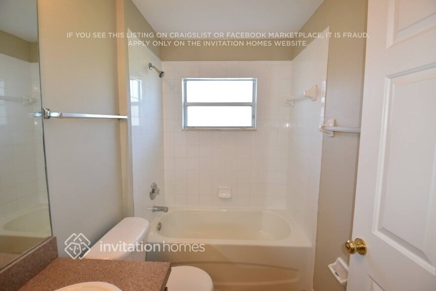Building Photo - 7205 Royal George Ct
