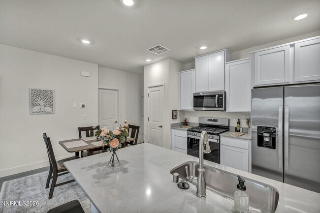 Building Photo - 1634 Icelandic Wy