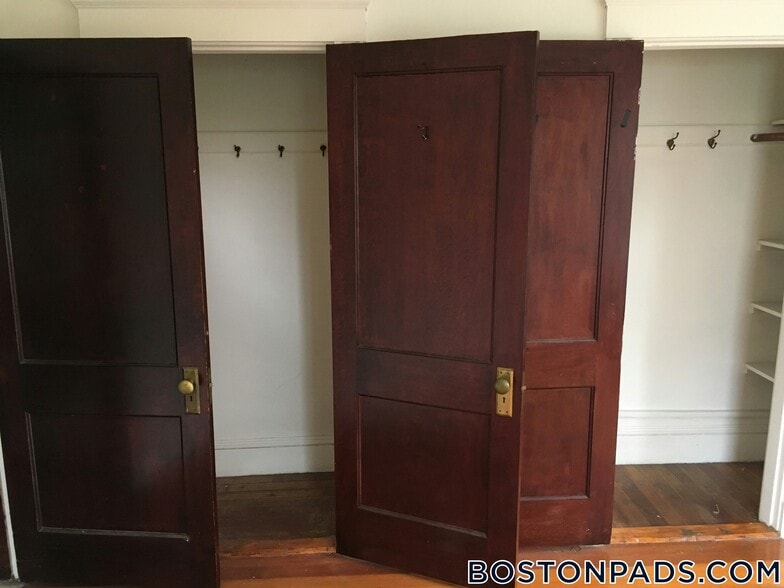 Building Photo - 163 Summer St