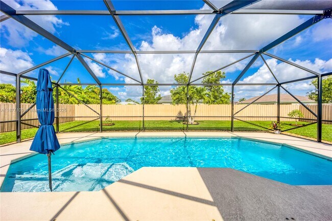 Building Photo - 3158 SW Centamino St