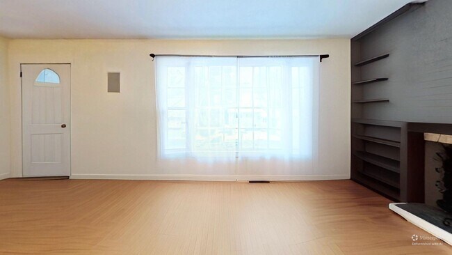 Building Photo - 5 bedroom, 1.75 bathroom house (29 East Terrace)