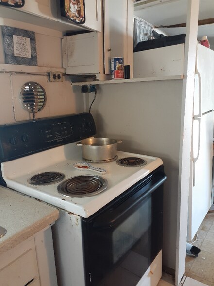 Building Photo - 5728 4th St