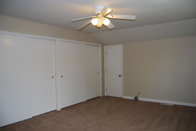 Building Photo - 4 Bedroom Home in Southwest Reno!