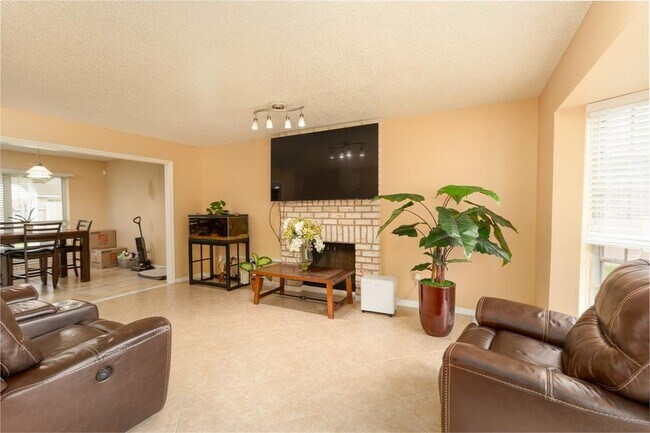 Building Photo - 3111 Windmill St
