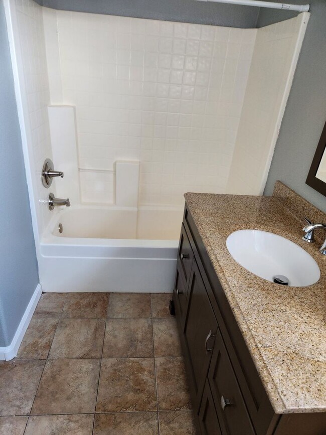 Building Photo - North Las Vegas Upgraded 4 Bedroom!