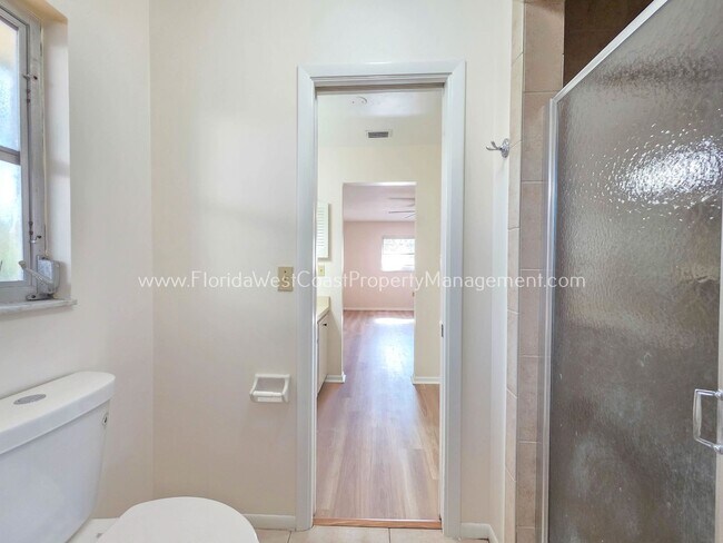 Building Photo - GULF GATE SARASOTA! OUTSTANDING 3 BEDROOM/2 BATH HOME WITH EXTRA LARGE YARD!