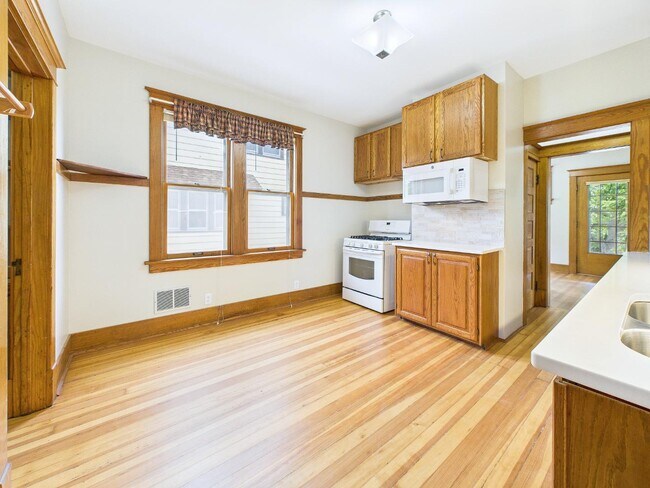 Building Photo - 1522 Park Wild Ave