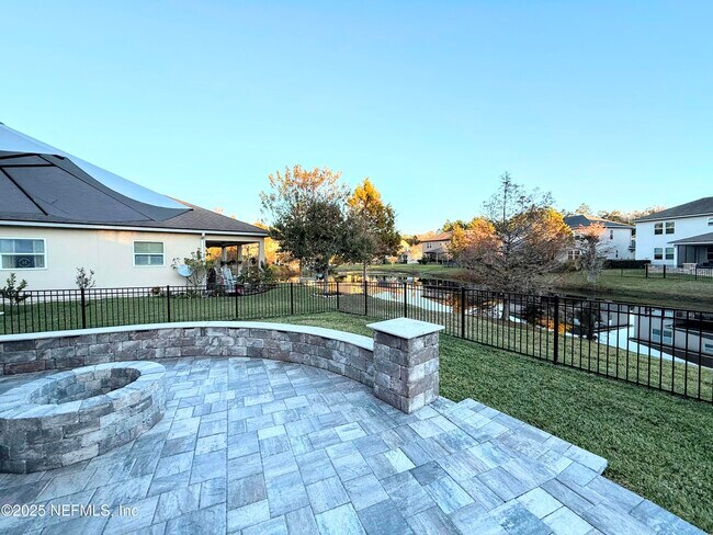 Building Photo - 102 Ann Scott Dr