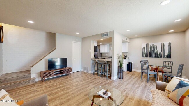 Building Photo - 4216 N 81st St