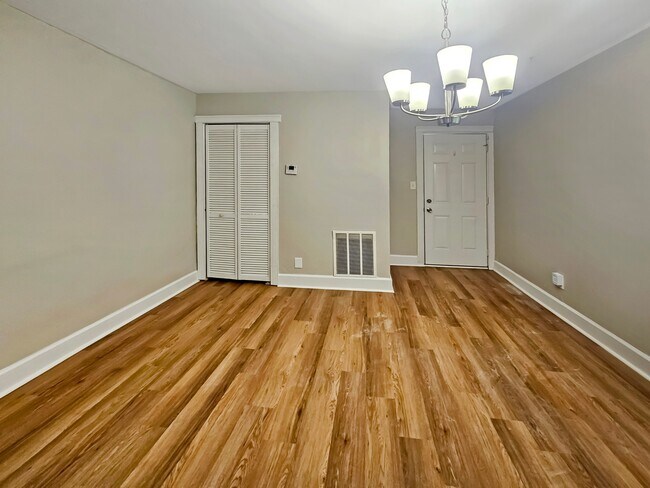Building Photo - 382 Cologne Dr SE