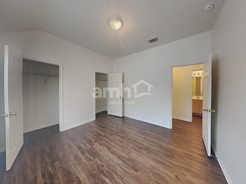 Building Photo - 30 Huntington Bend Dr
