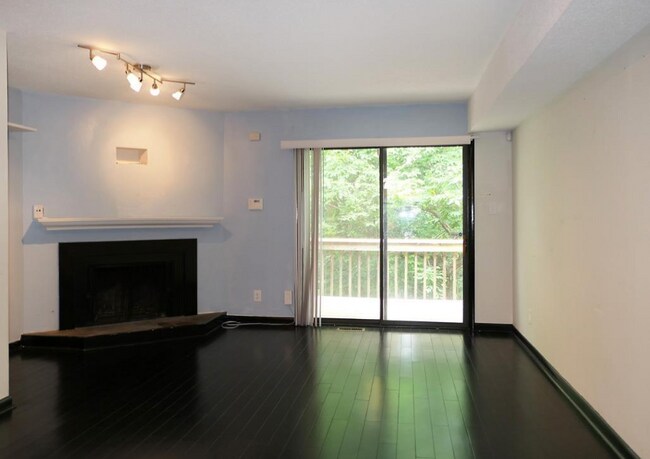 Building Photo - 140 Beechwood Dr