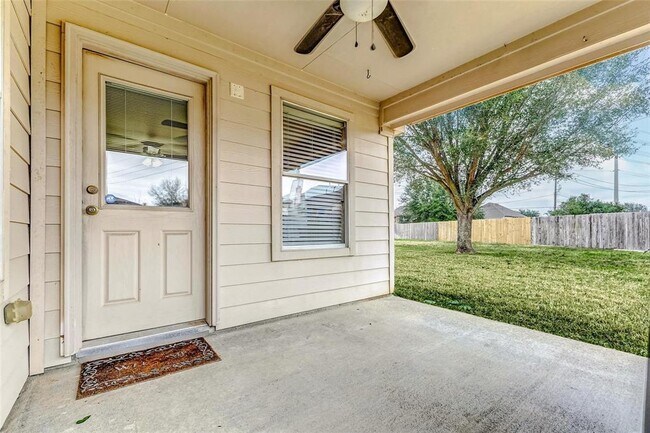 Building Photo - 6303 Applewood Forest Dr