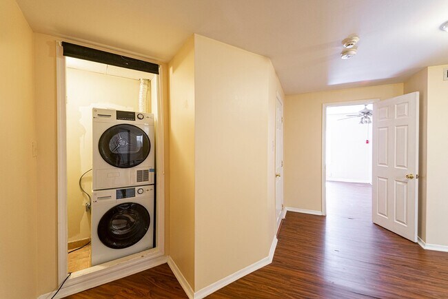 Building Photo - 1635 Passyunk Ave