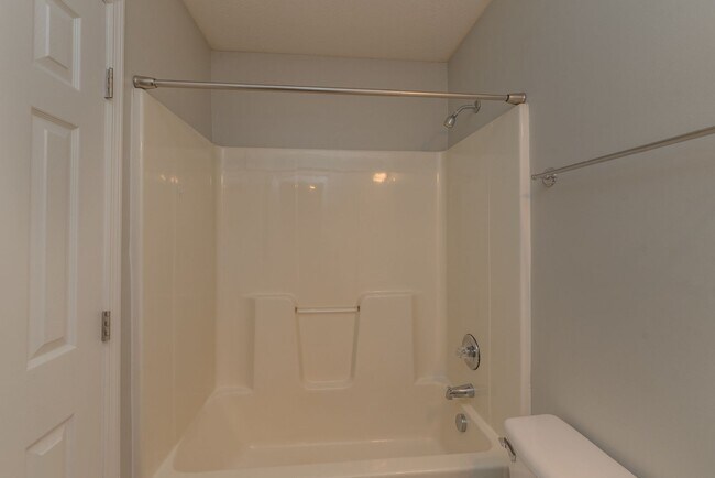 Building Photo - $1,525- 2 Bed/2 Bath house for rent in West Augusta, Total Electric!