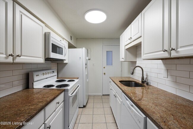 Building Photo - 1040 Cherokee Rd