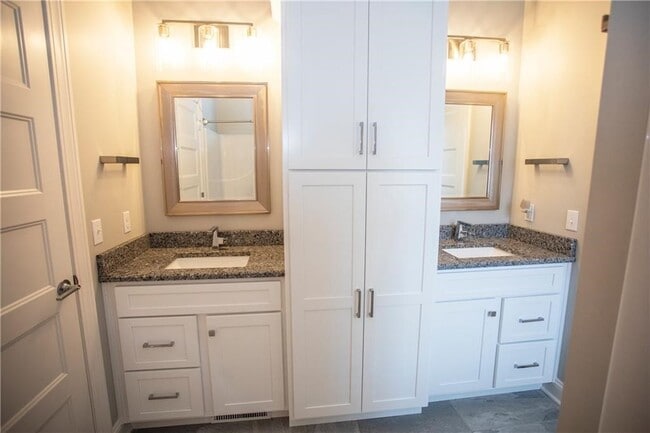 Building Photo - 4326 Stone Creek Dr