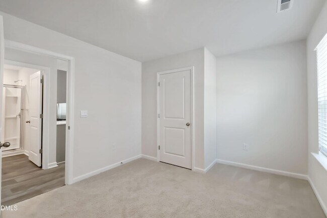 Building Photo - 258 Palm Dr