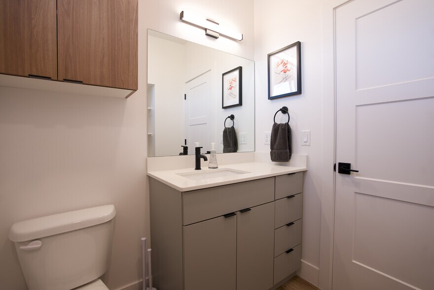 Hallway bathroom - 525 N 1st St