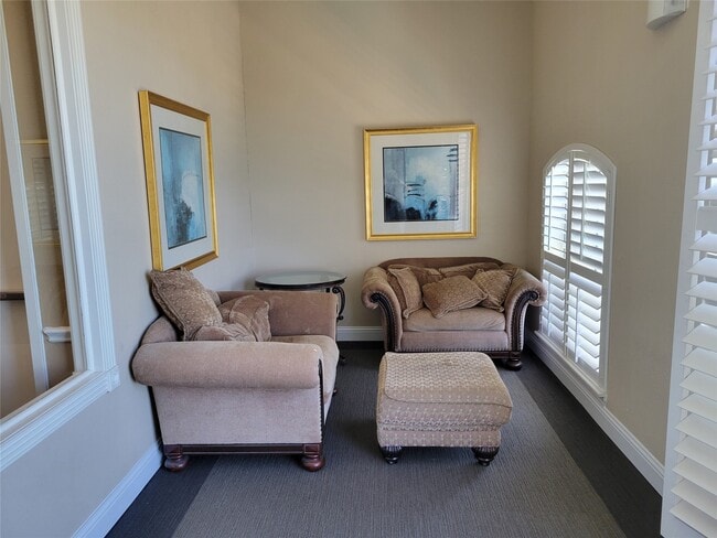 Building Photo - 7575 Kirby Dr