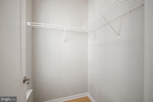 Building Photo - 621 Parkside Pl NE