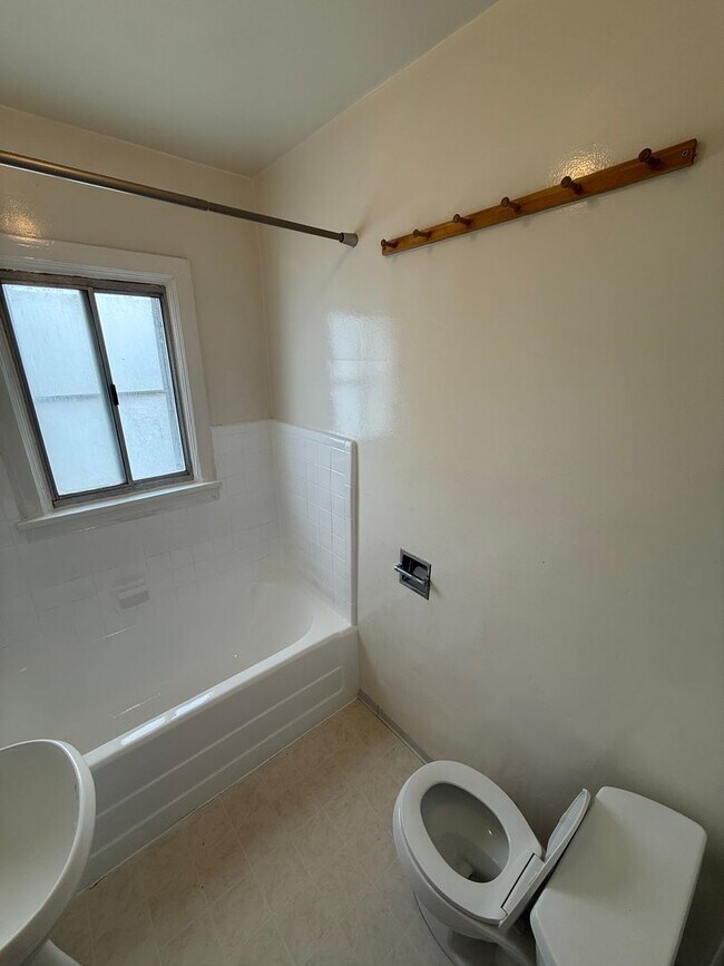 Building Photo - 2841 S 2300 E