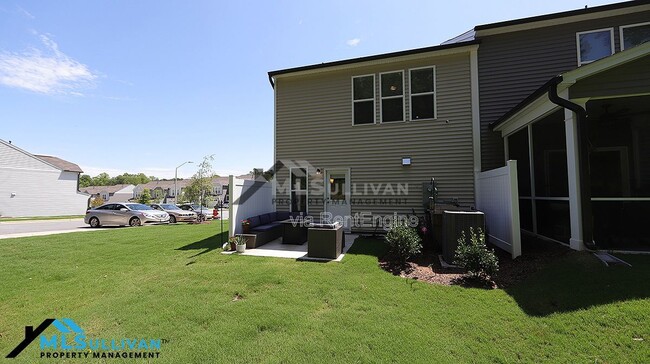 Building Photo - 291 White Oak Ridge Dr