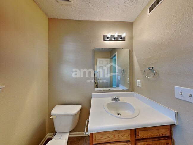 Building Photo - 360 Harts Ford Way