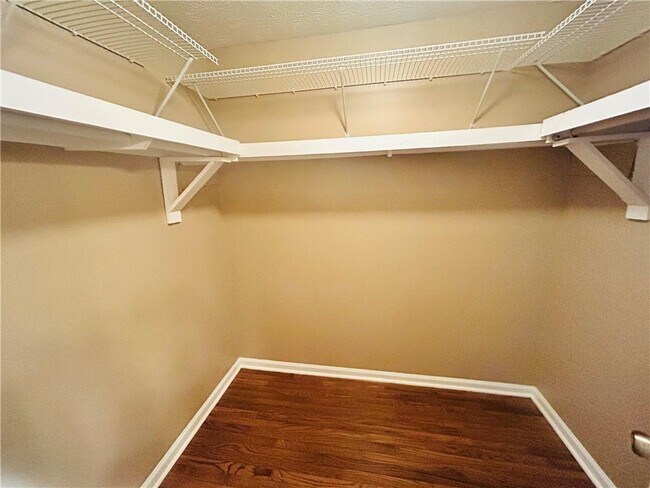 Building Photo - 2100 Old Forge Way