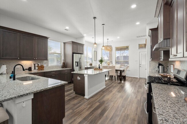 Building Photo - 9871 Twin Shores Dr