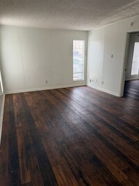 Building Photo - 2021 Austin Ave