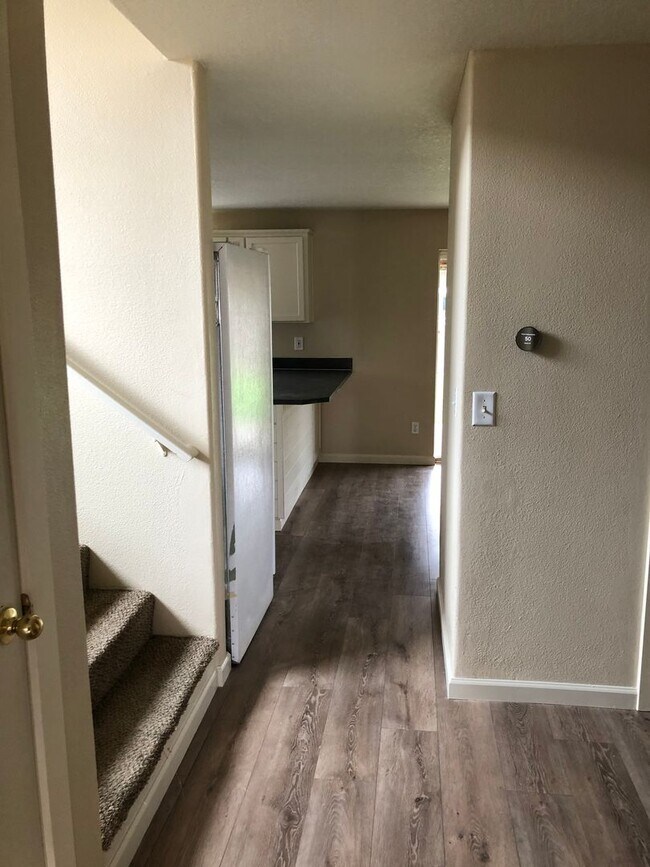 Building Photo - 3 Bedroom 2.5 bath house in Newberg